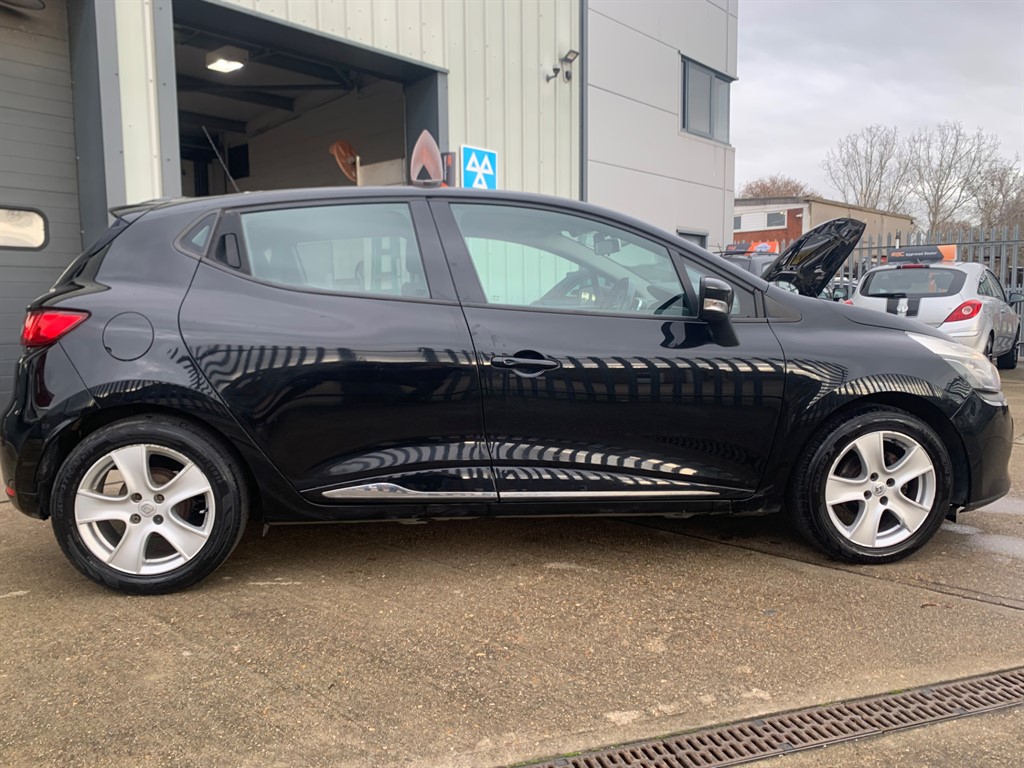 Used Renault Clio 2015 for sale - 76895002: Photo 6