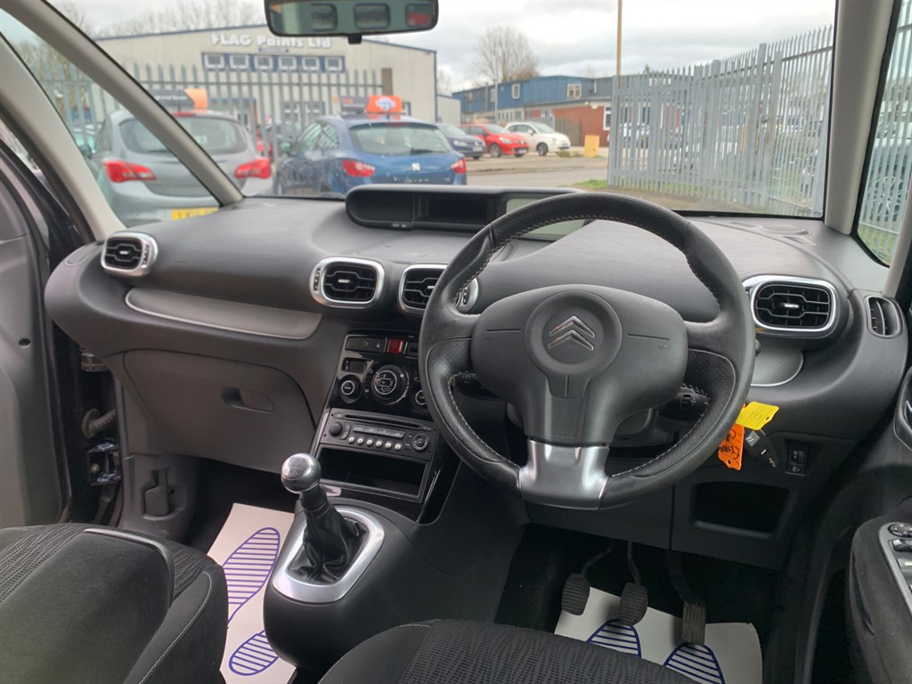 Used Citroen C3 Picasso 2010 for sale - 77679126: Photo 17