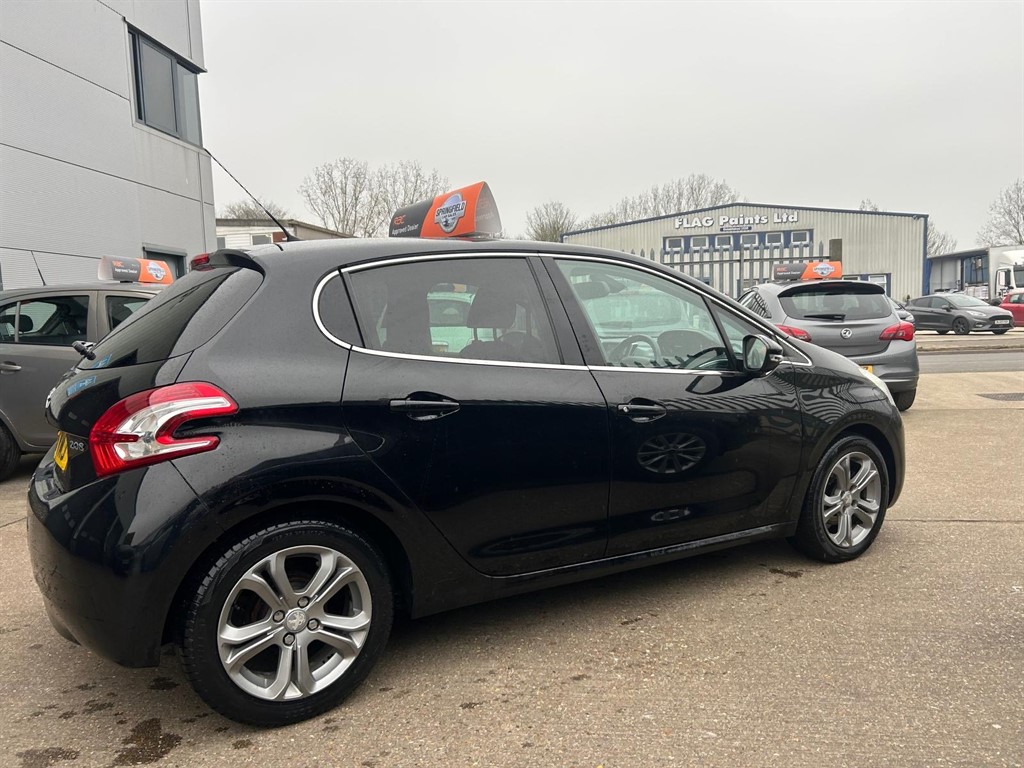 Used Peugeot 208 2015 for sale - 77778850: Photo 12