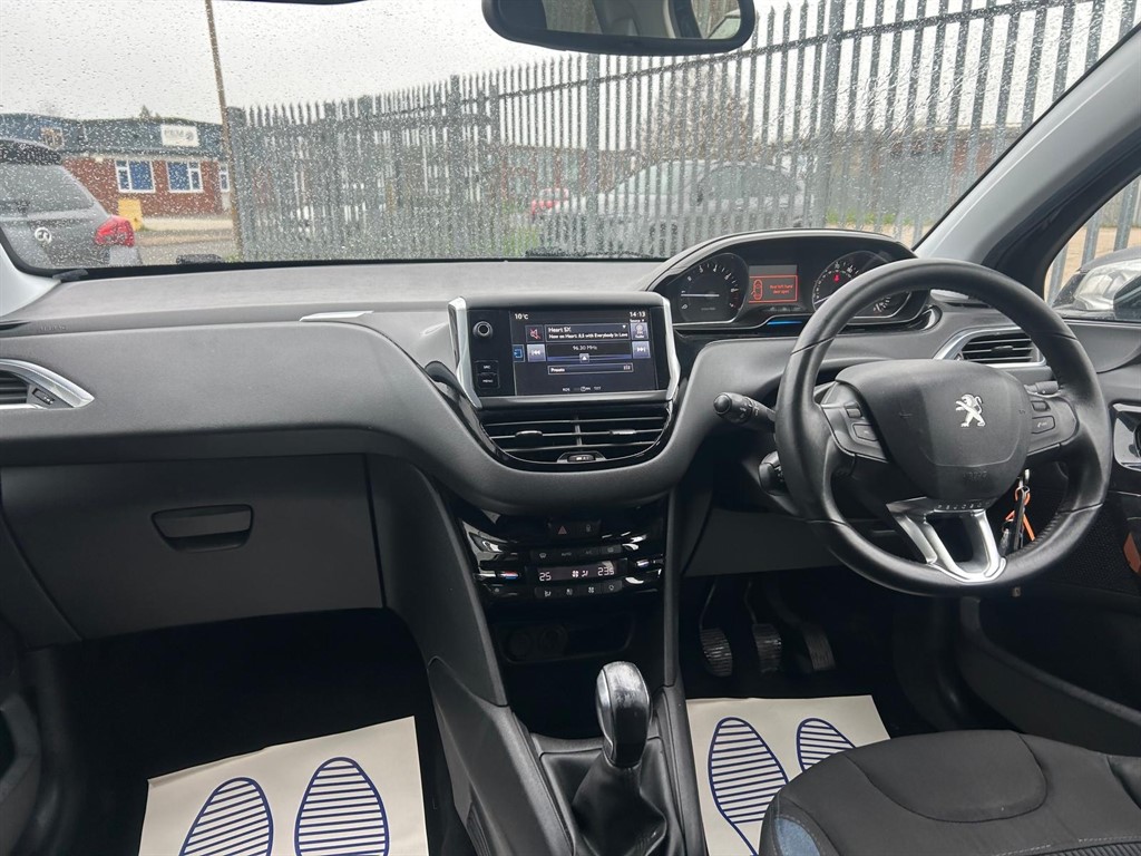 Used Peugeot 208 2015 for sale - 77778850: Photo 15