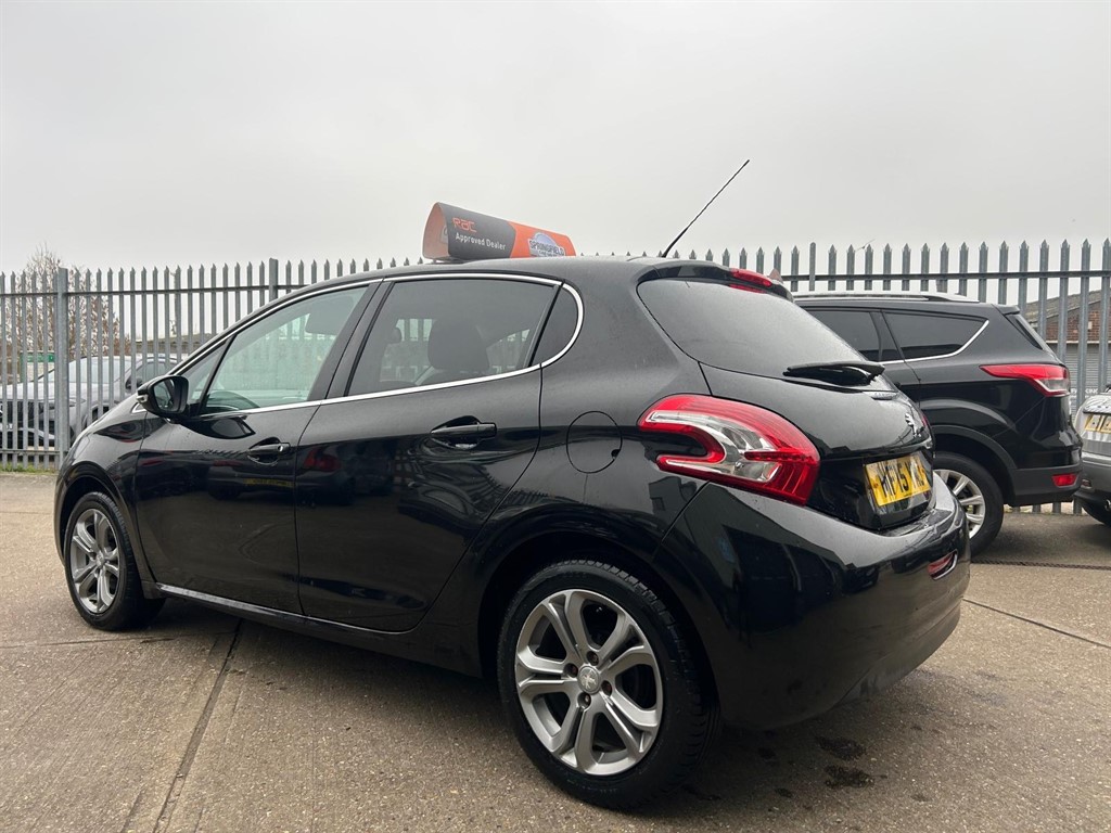 Used Peugeot 208 2015 for sale - 77778850: Photo 9