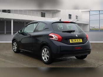 Used Peugeot 208 2014 for sale - 76104537: Photo