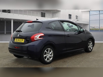 Used Peugeot 208 2014 for sale - 76104537: Photo