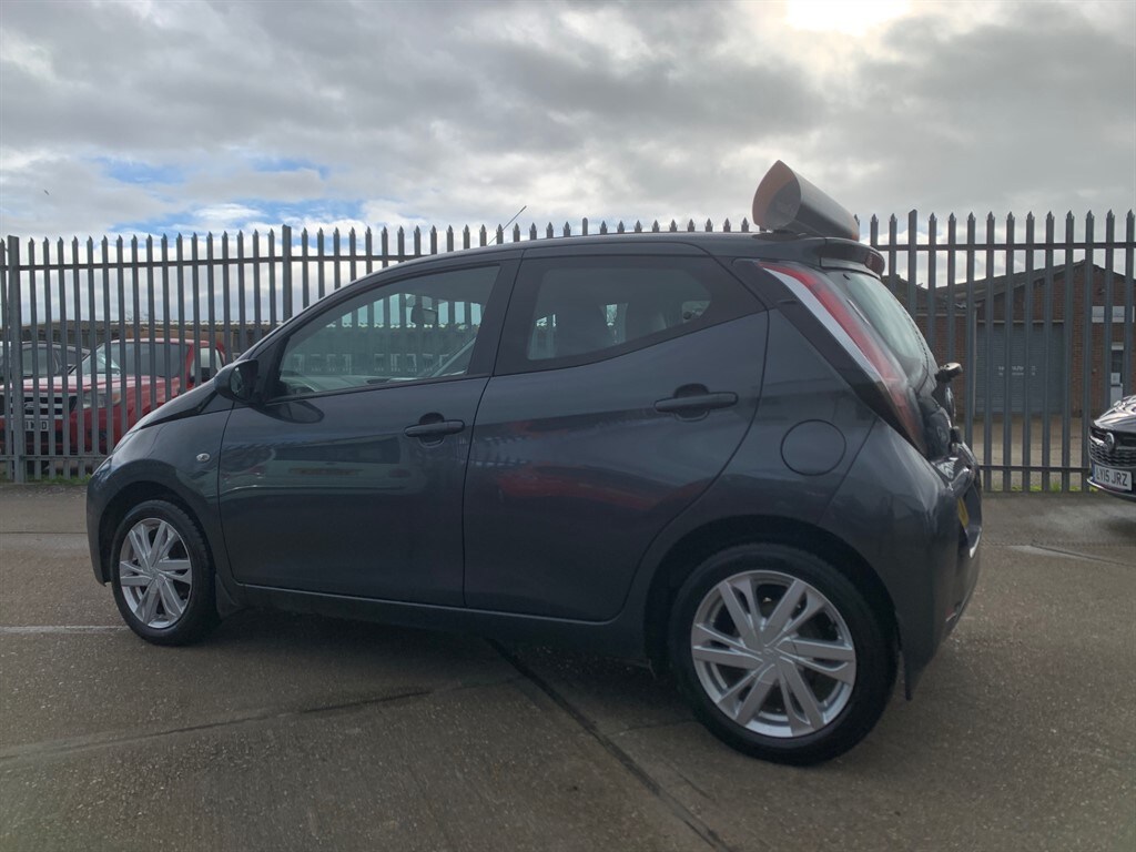 Used Toyota AYGO 2015 for sale - 77435372: Photo 10