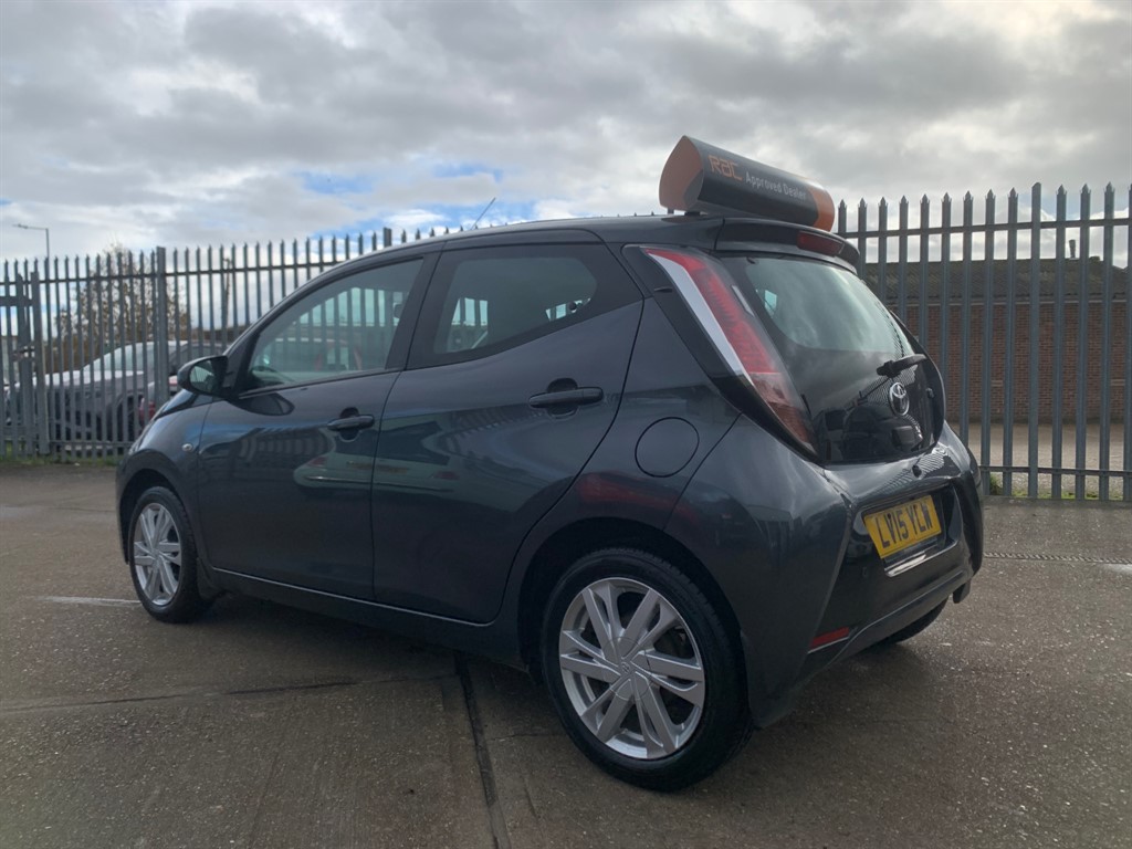 Used Toyota AYGO 2015 for sale - 77435372: Photo 11