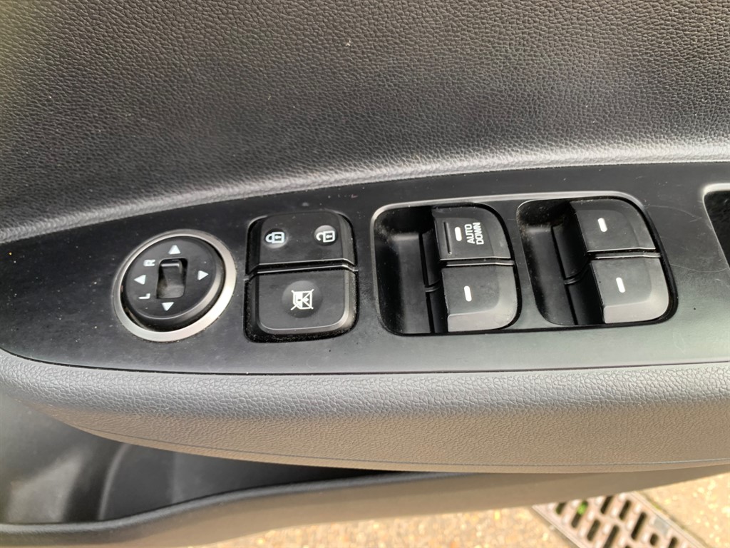 Used Hyundai i10 2017 for sale - 77903585: Photo 22