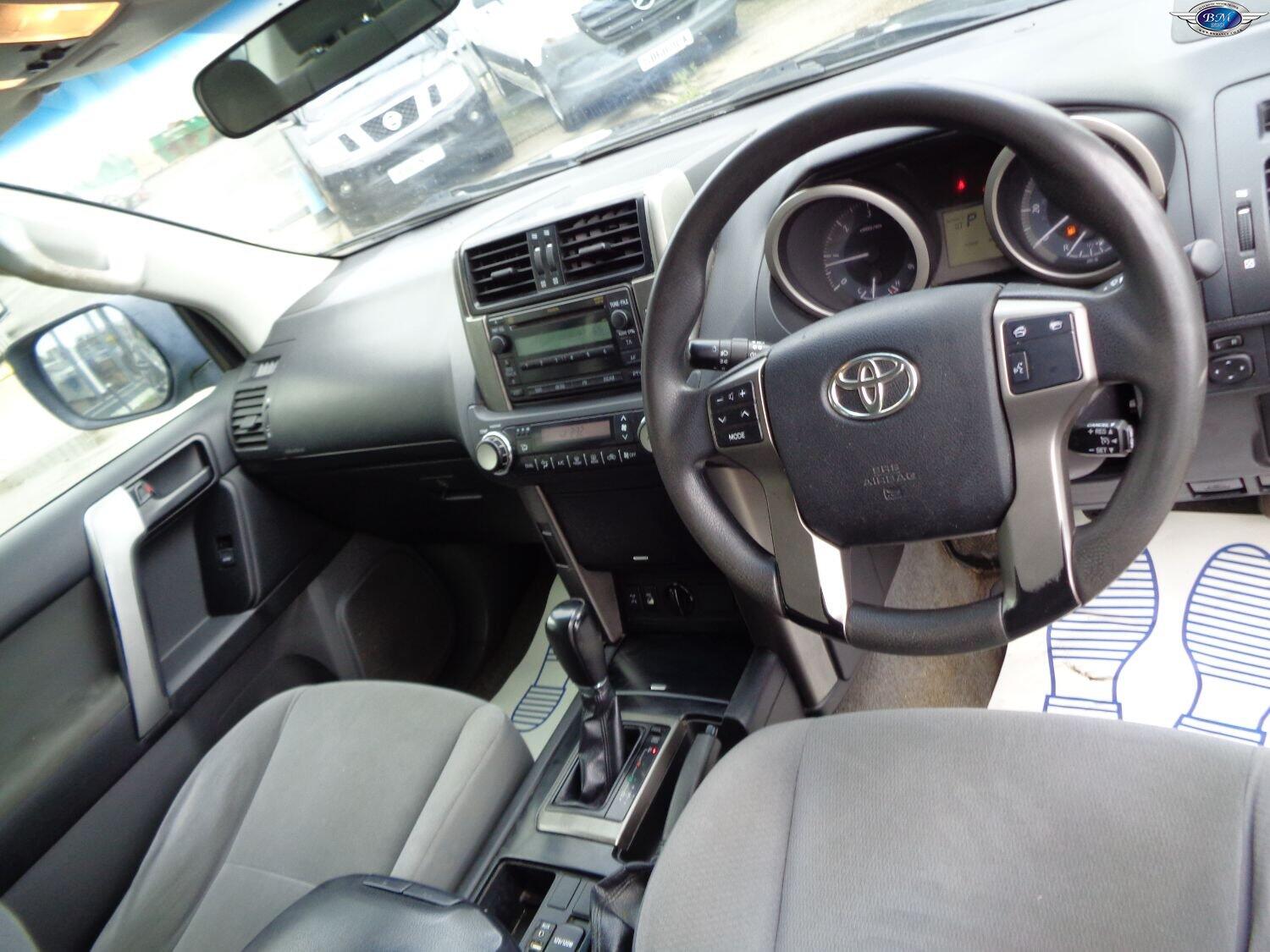 Used Toyota Landcruiser 2011 for sale - 76170435: Photo 2