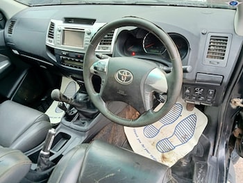 Used Toyota Hilux 2014 for sale - 77277379: Photo