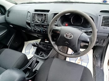 Used Toyota Hilux 2015 for sale - 76979551: Photo