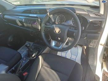 Used Toyota Hilux 2017 for sale - 77536056: Photo