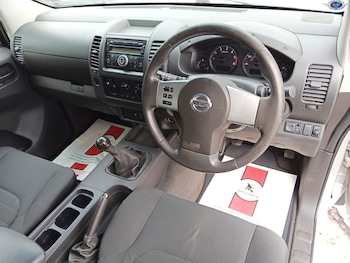 Used Nissan Navara 2015 for sale - 78213650: Photo