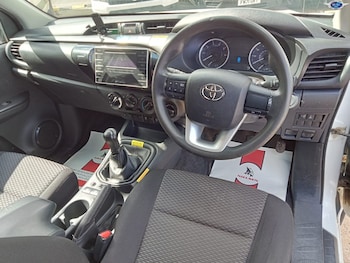 Used Toyota Hilux 2018 for sale - 79060226: Photo