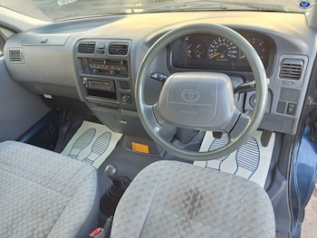 Used Toyota HiAce 2006 for sale - 76482897: Photo