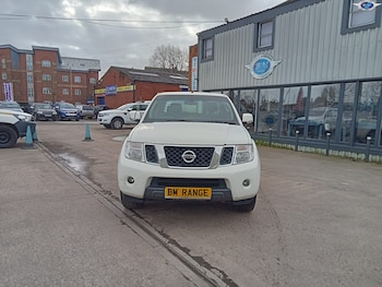 Used Nissan Navara 2011 for sale - 77622423: Photo