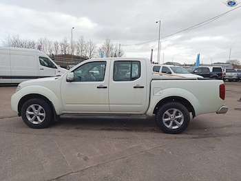 Used Nissan Navara 2011 for sale - 77622423: Photo