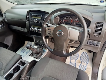 Used Nissan Navara 2011 for sale - 77189264: Photo