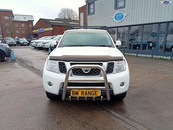 Used Nissan Navara 2011 for sale - 77189264: Photo
