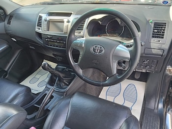 Used Toyota Hilux 2015 for sale - 79564064: Photo