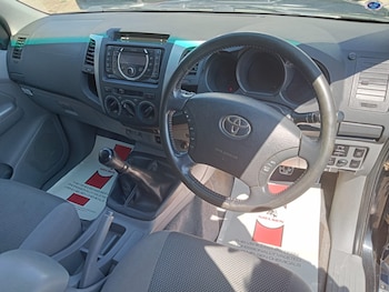 Used Toyota Hilux 2011 for sale - 79124463: Photo