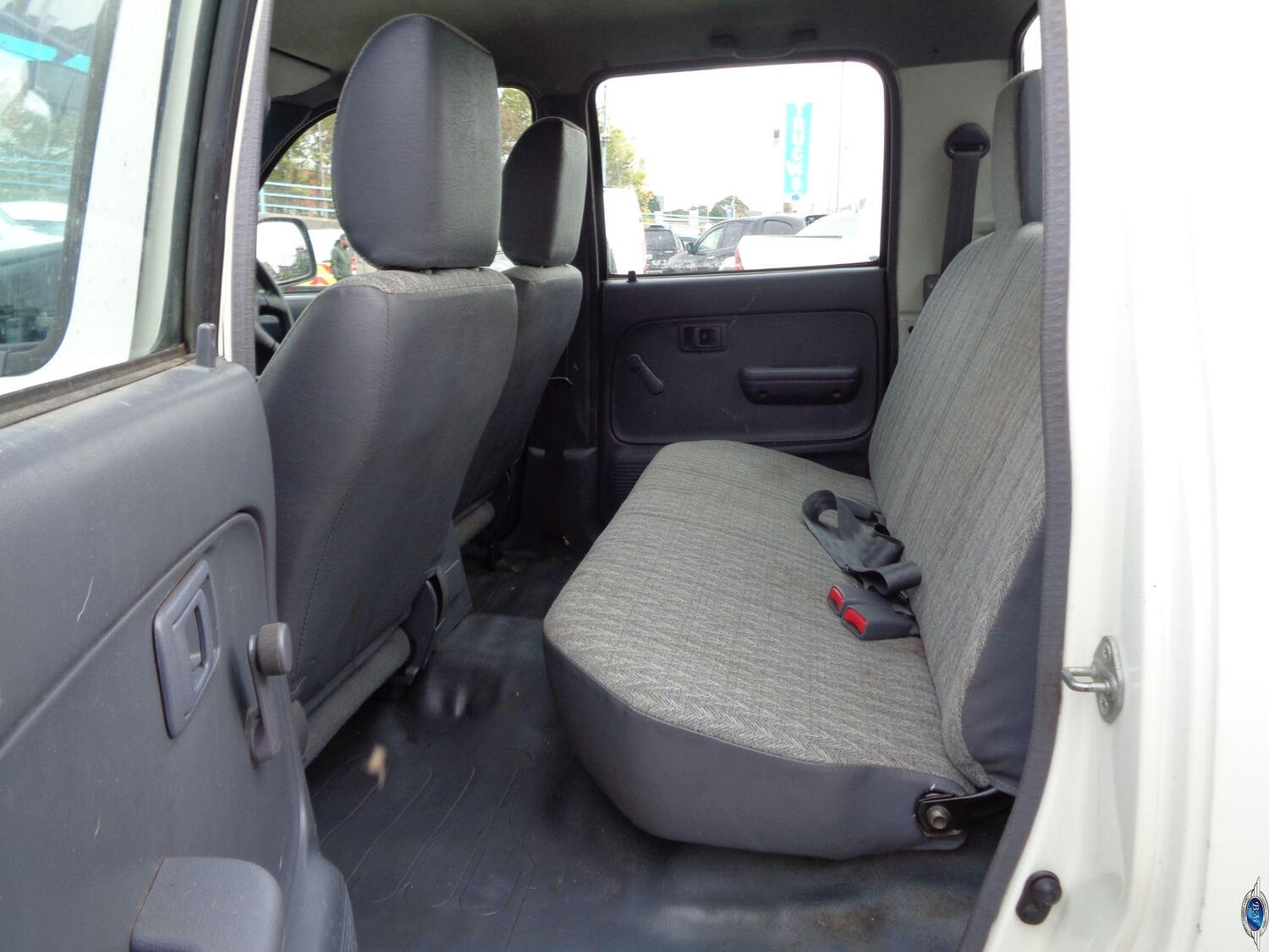 Used Toyota Hilux 2002 for sale - 76128865: Photo 17