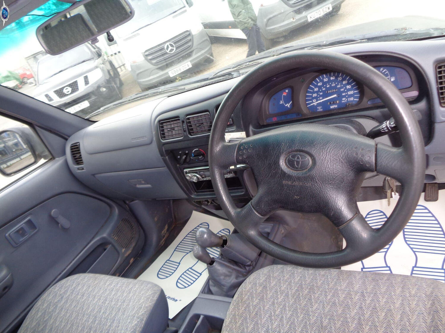 Used Toyota Hilux 2002 for sale - 76128865: Photo 2