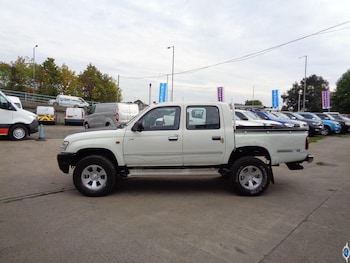 Used Toyota Hilux 2002 for sale - 76128865: Photo 4