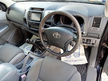 Used Toyota Hilux 2010 for sale - 77822316: Photo