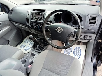 Used Toyota Hilux 2011 for sale - 78004418: Photo