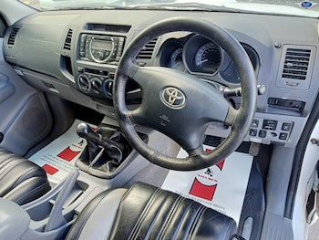 Used Toyota Hilux 2011 for sale - 78545794: Photo