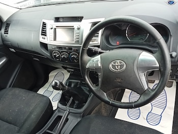Used Toyota Hilux 2014 for sale - 76439939: Photo