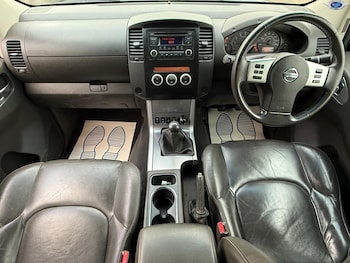 Used Nissan Navara 2012 for sale - 76358135: Photo