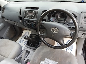 Used Toyota Hilux 2011 for sale - 76471285: Photo