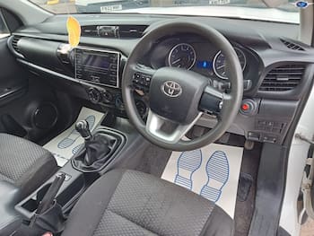 Used Toyota Hilux 2017 for sale - 79735354: Photo