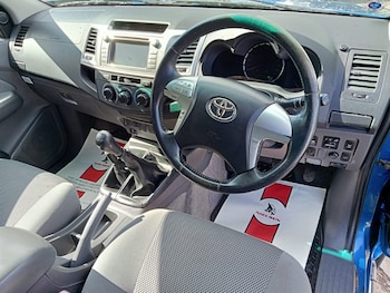 Used Toyota Hilux 2012 for sale - 78571403: Photo
