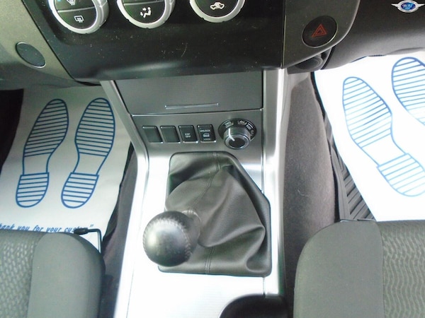 Used Nissan Navara 2010 for sale - 76011423: Photo 10