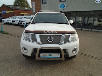Used Nissan Navara 2010 for sale - 76011423: Photo