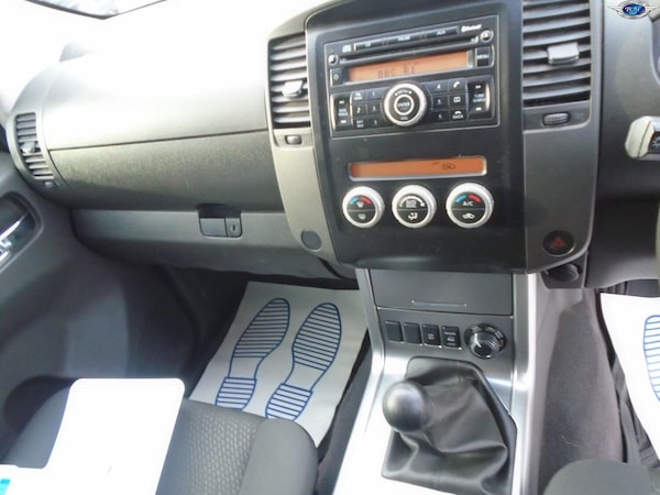 Used Nissan Navara 2010 for sale - 76011423: Photo 9