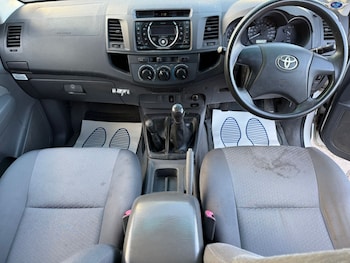 Used Toyota Hilux 2012 for sale - 76358172: Photo
