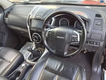 Used Isuzu D-Max 2018 for sale - 77668608: Photo