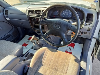 Used Toyota Hilux 2003 for sale - 78360097: Photo