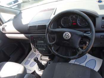 Used Volkswagen Sharan 2010 for sale - 75196950: Photo