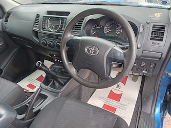 Used Toyota Hilux 2014 for sale - 78750541: Photo