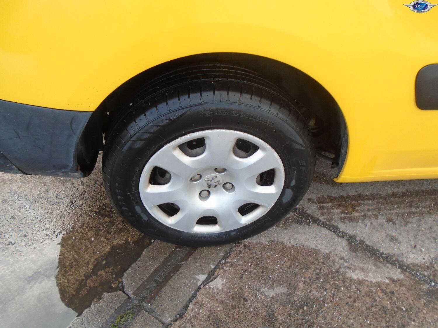 Used Peugeot Partner 2015 for sale - 75779372: Photo 17