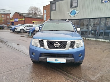 Used Nissan Navara 2011 for sale - 76497562: Photo