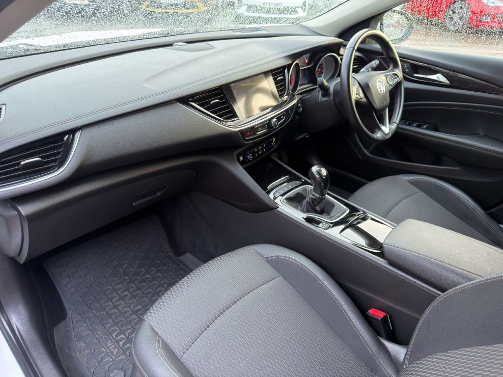 Used Vauxhall Insignia 2018 for sale - 76845099: Photo 3