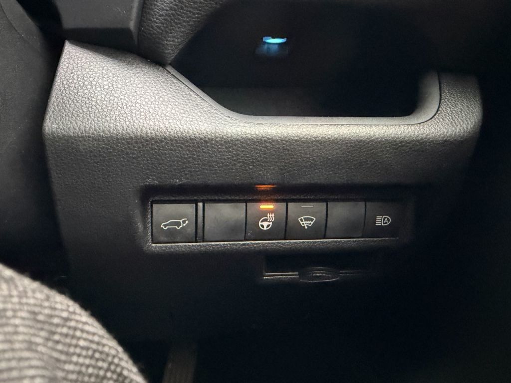 Used Toyota RAV4 2020 for sale - 77516380: Photo 30