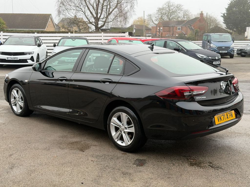 Used Vauxhall Insignia 2021 for sale - 76798619: Photo 2