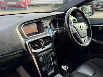 Used Volvo V40 2017 for sale - 77593343: Photo