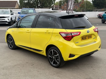 Used Toyota Yaris 2017 for sale - 79254044: Photo