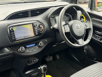 Used Toyota Yaris 2017 for sale - 79254044: Photo